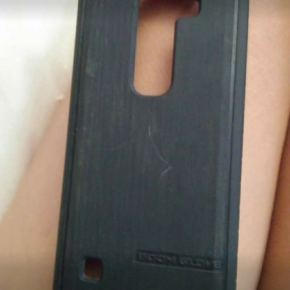 Phone cases/ scarf - Picture 3 of 3